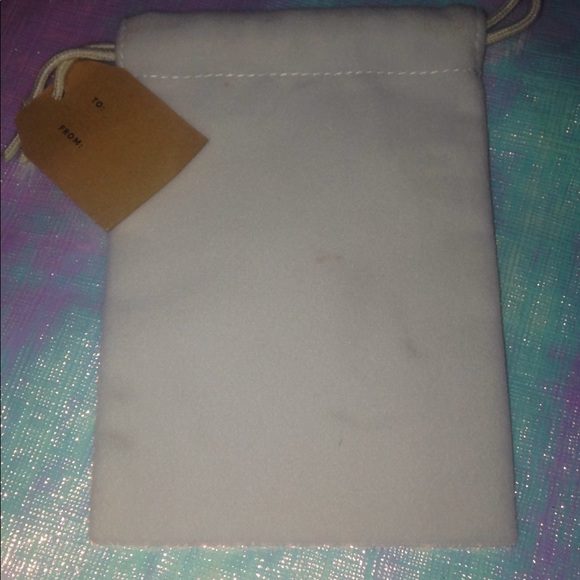 6/$15 IPSY Plush White Drawstring Gift Bag - Picture 5 of 5